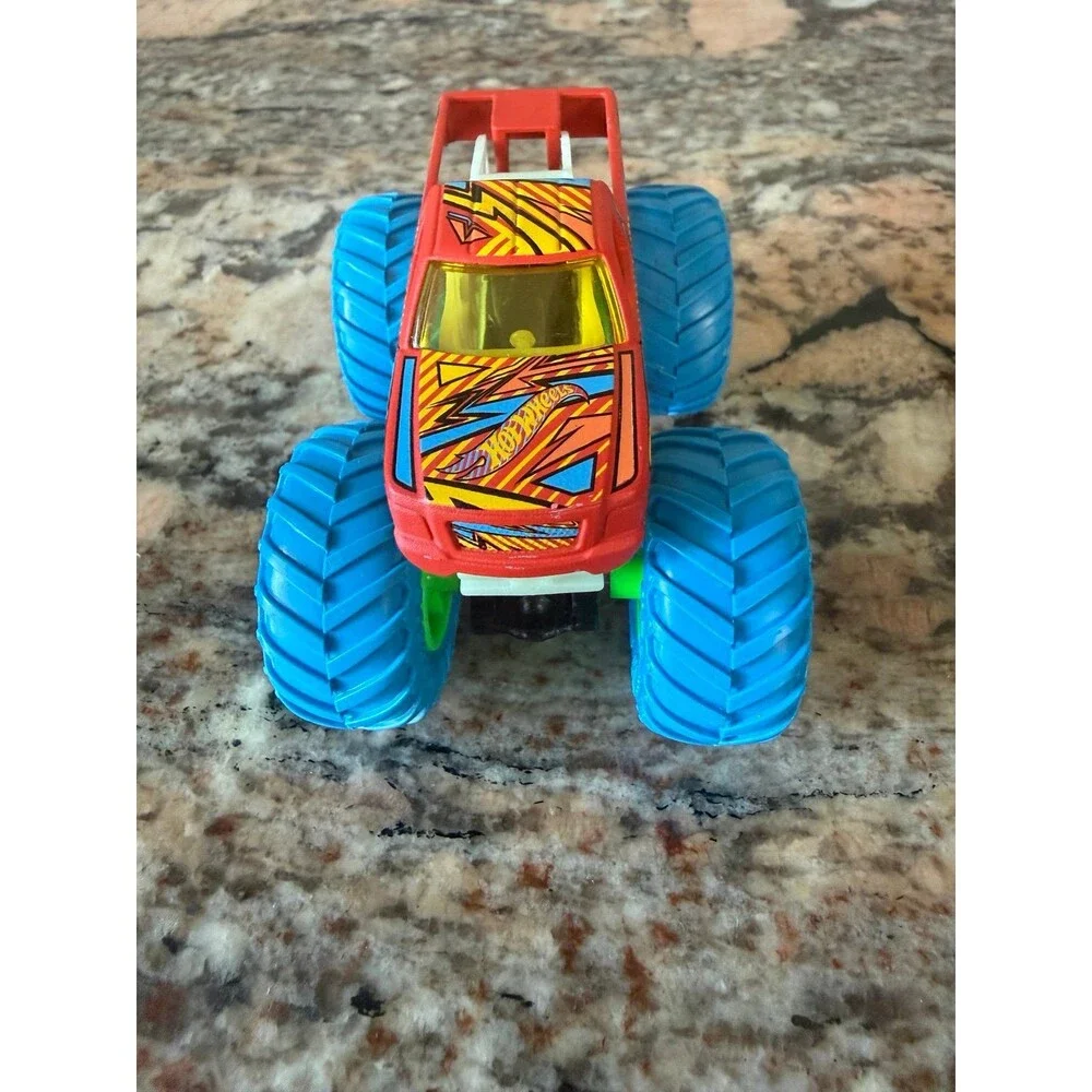 Hot Wheels Monster Jam Monster Trucks Torque Terror 1:64 Glow in the Dark